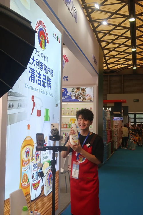 亞寵展上的品牌角逐 寵物食品銷售背后的“毛孩子”經濟狂潮